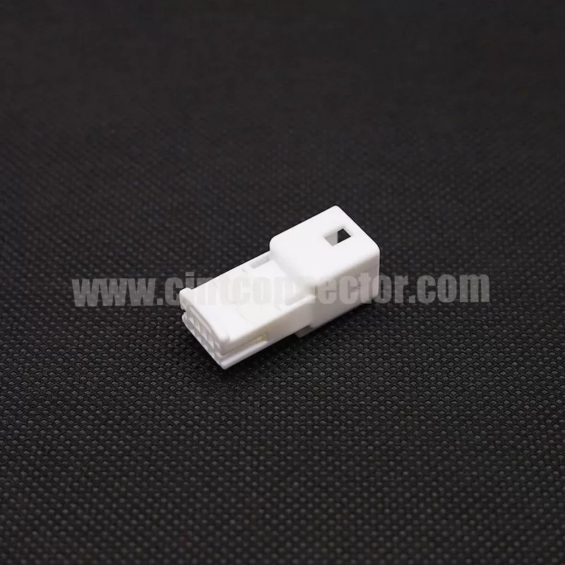 8 pin male TE Connectivity Automotive AMP connector housing 1565804-1