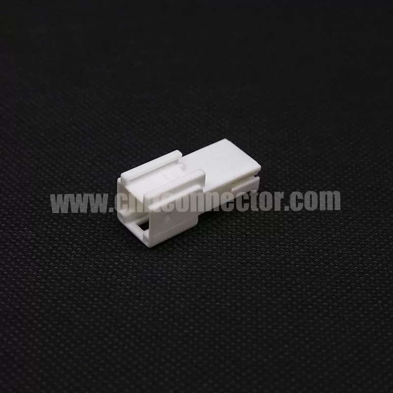 8 pin male TE Connectivity Automotive AMP connector housing 1565804-1