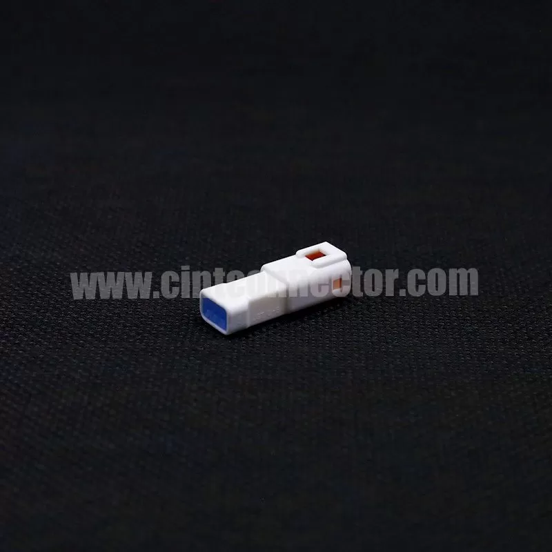 03T-JWPF-VSLE-S 3 pin male JST Connector for auto plug