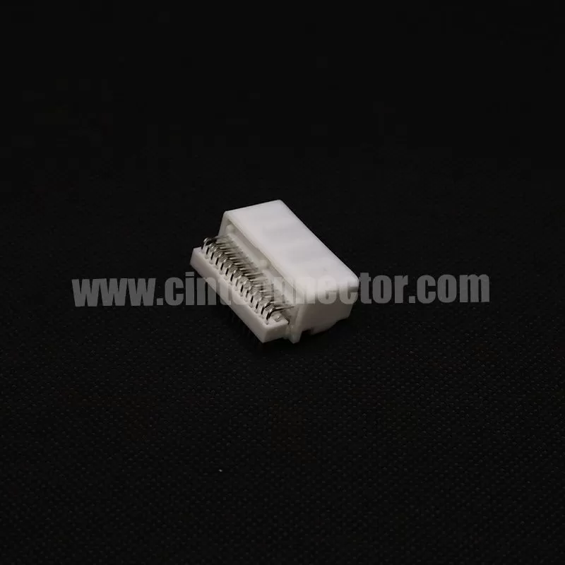 28 pin male TE AMP PCB header connector 1565373-4 wire to board plug