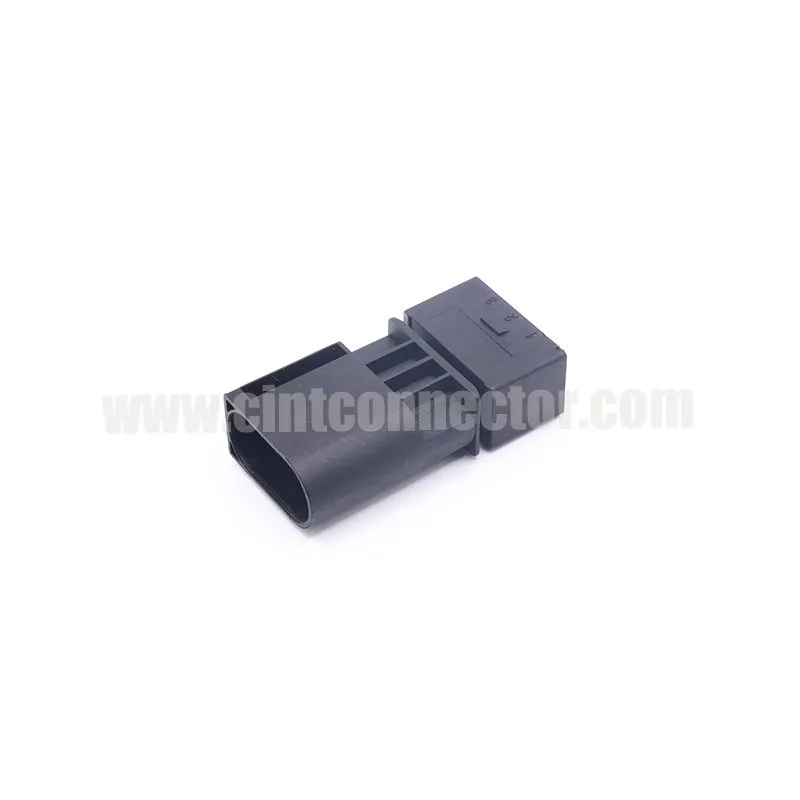 3 pin male AMP TE Connectivity connectors 1-968408-2