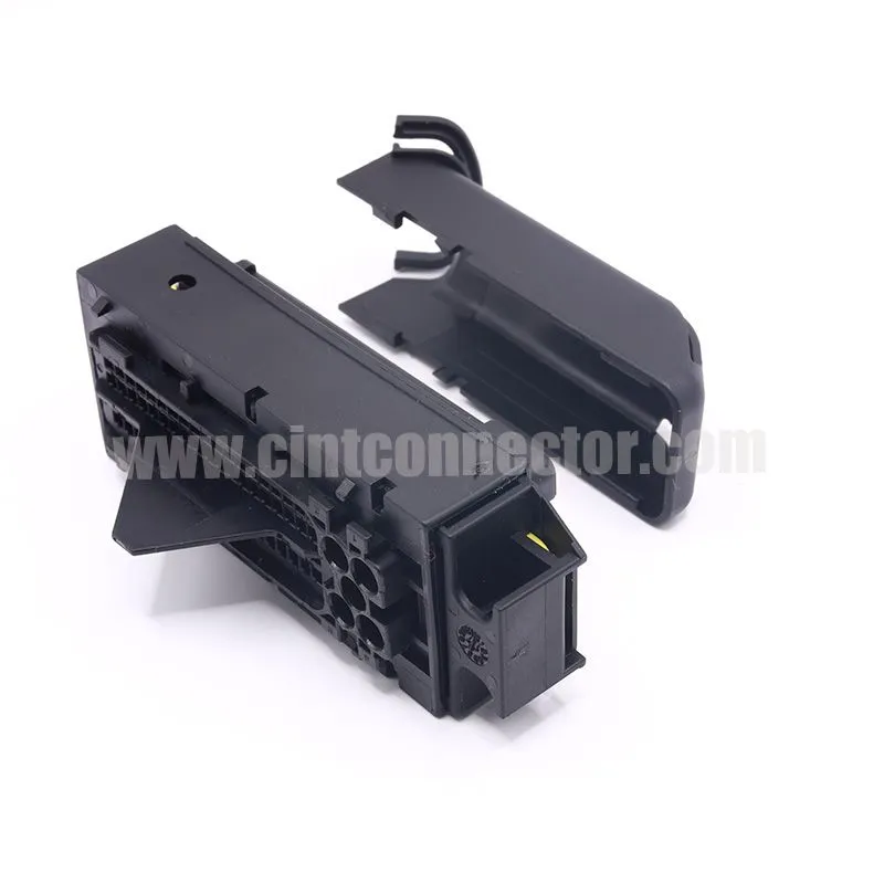 81 pin TE 13761282 1813712-6 auto female electrical ECU connector housing